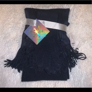 New York & Company Scarf & Gloves Set